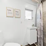 Cozy In With Wifi بيت للعطل *